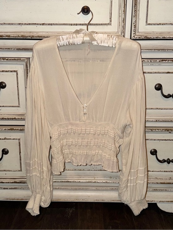 Free People Tops - Free People Cream V-Neck Smocked Waist Blouse